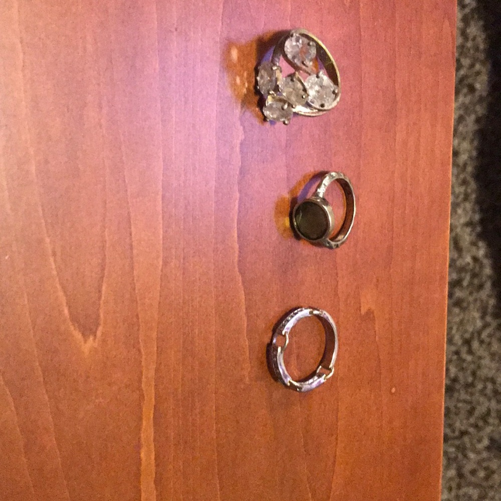 3 rings. Around a size 7